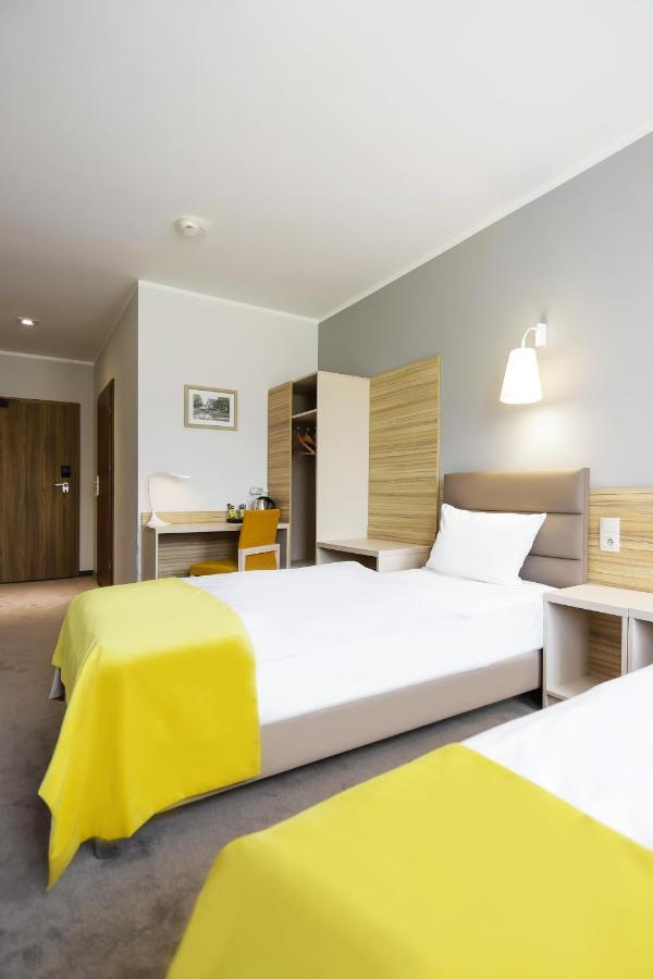Poznan West Hotel - Airport Exterior foto