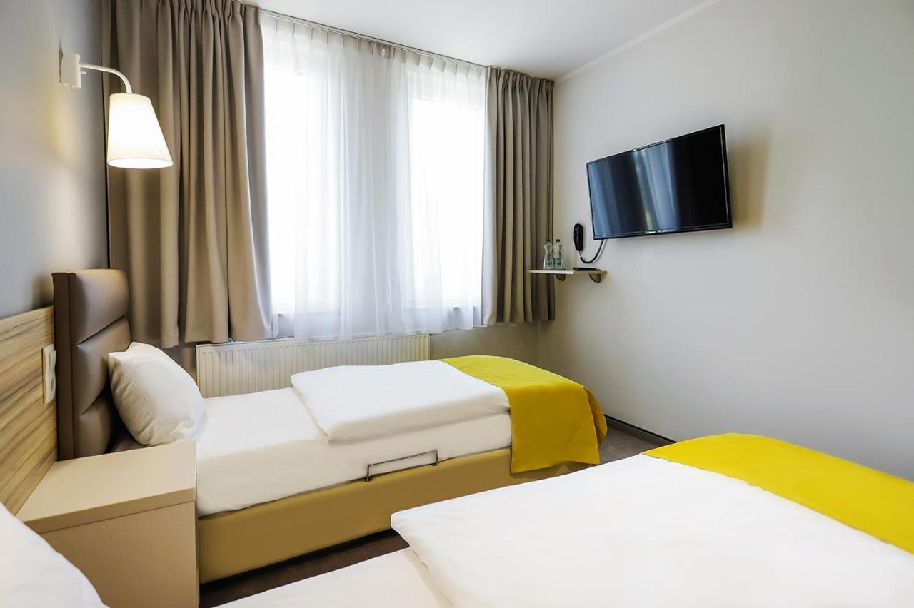 Poznan West Hotel - Airport Exterior foto